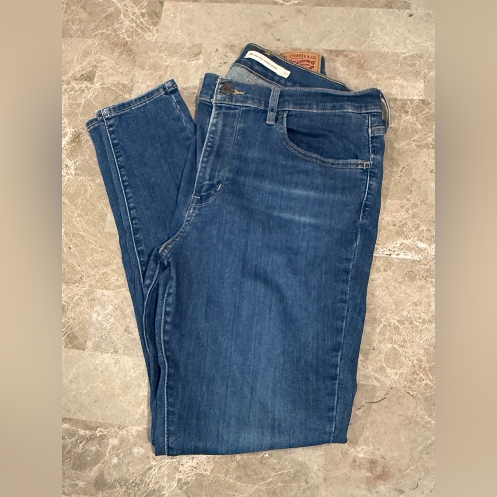 Levi - 720 high rise super skinny - 30
